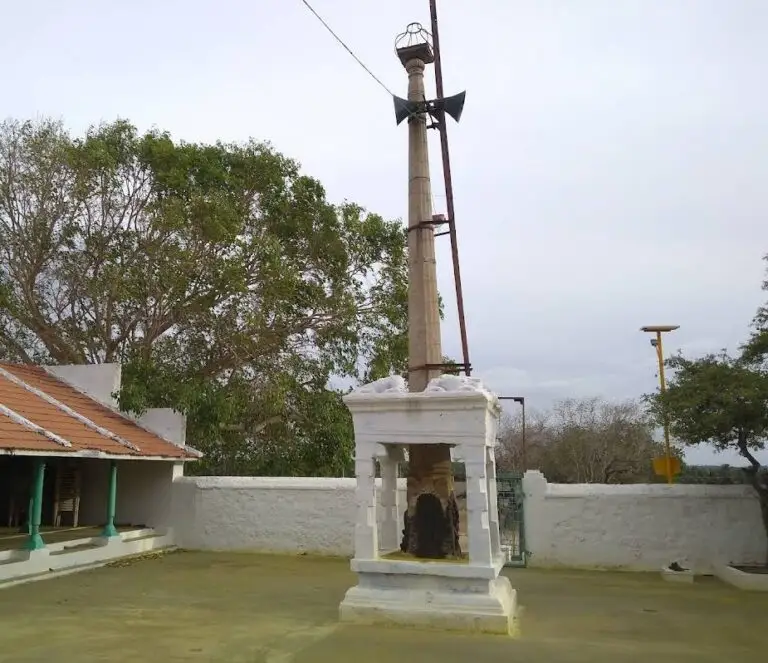 28 feet Dheepasthambam